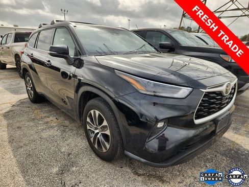 Used 2022 Toyota Highlander XLE image 1