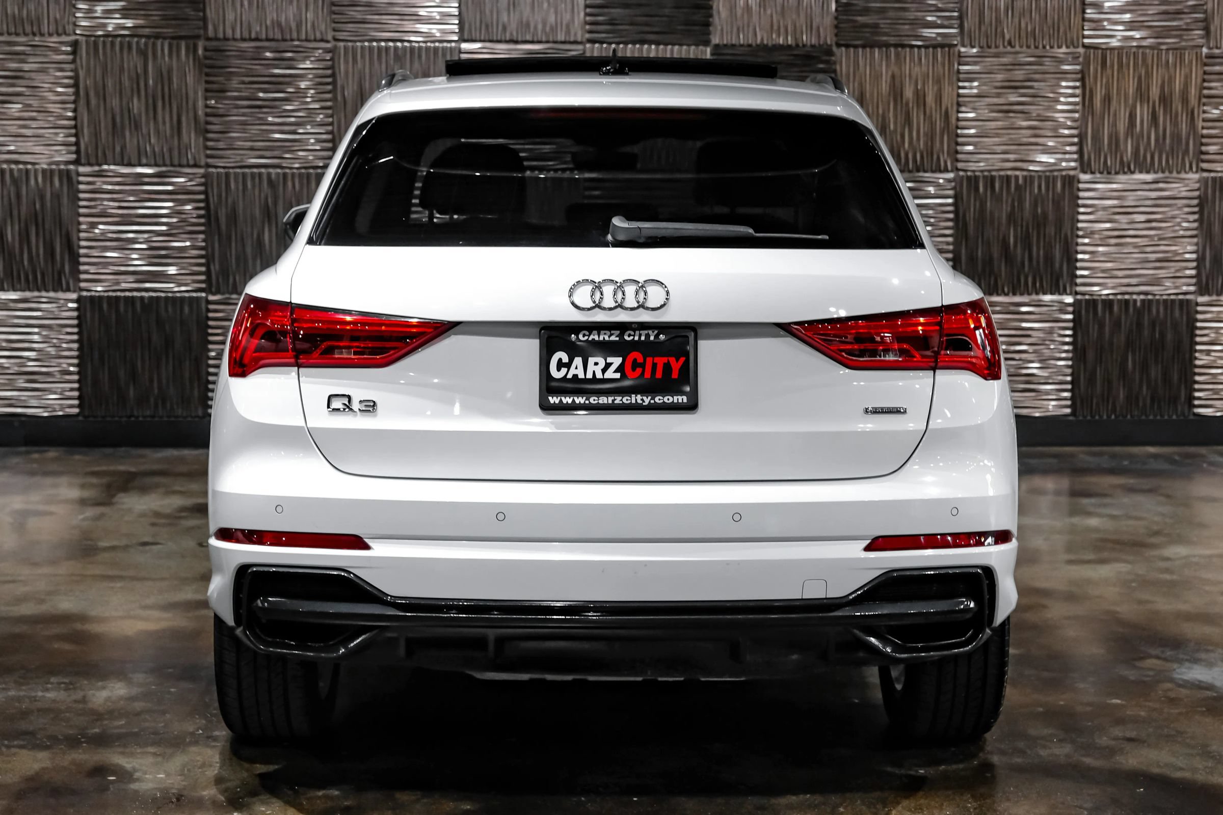 Used 2020 Audi Q3 2.0T Premium w/ Convenience Package AWD/4WD image 8