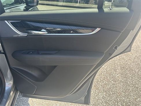 Used 2024 Cadillac XT6 Premium Luxury image 16