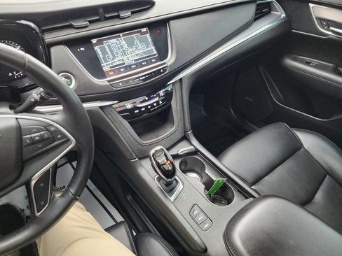 Used 2017 Cadillac XT5 Luxury w/ Driver Awareness Package image 48