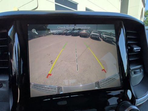 Used 2019 RAM 1500 Laramie AWD/4WD image 9