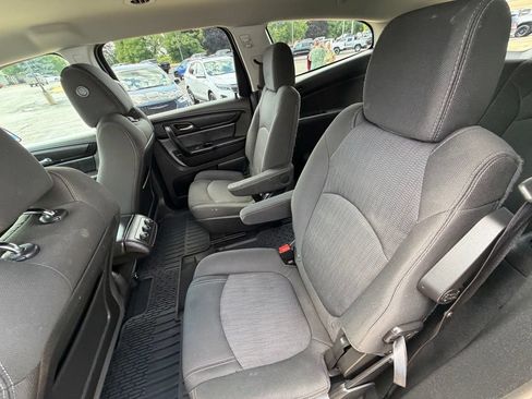 Used 2016 Chevrolet Traverse LT w/ Style and Technology Package FWD image 12