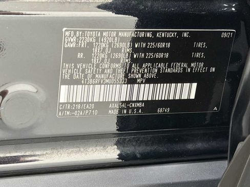 Certified 2021 Toyota RAV4 XLE Premium AWD/4WD image 11