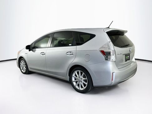 Used 2014 Toyota Prius V Five FWD image 5