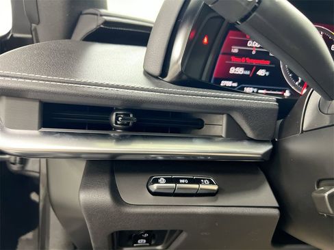 Certified 2024 Chevrolet Corvette Stingray Preferred Cpe w/ Battery Protection Package image 18