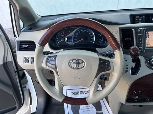 Used 2013 Toyota Sienna Limited image 18