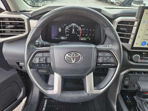 Used 2024 Toyota Sequoia SR5 w/ SR5 Premium Package AWD/4WD image 17