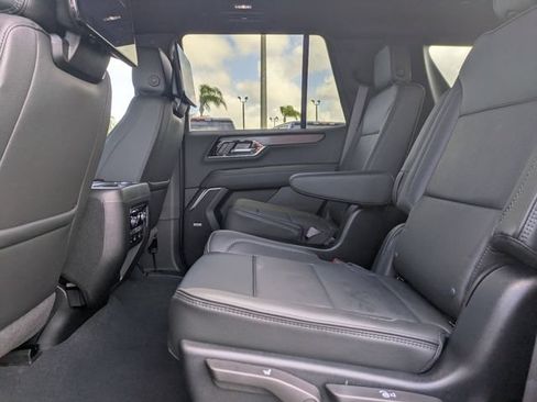New 2026 GMC Yukon Denali w/ Denali Reserve Package AWD/4WD image 18