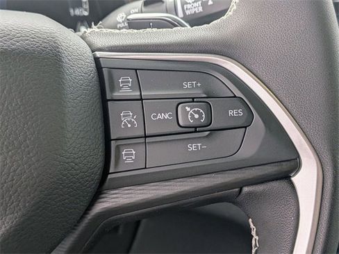 New 2025 Jeep Grand Cherokee Altitude image 21