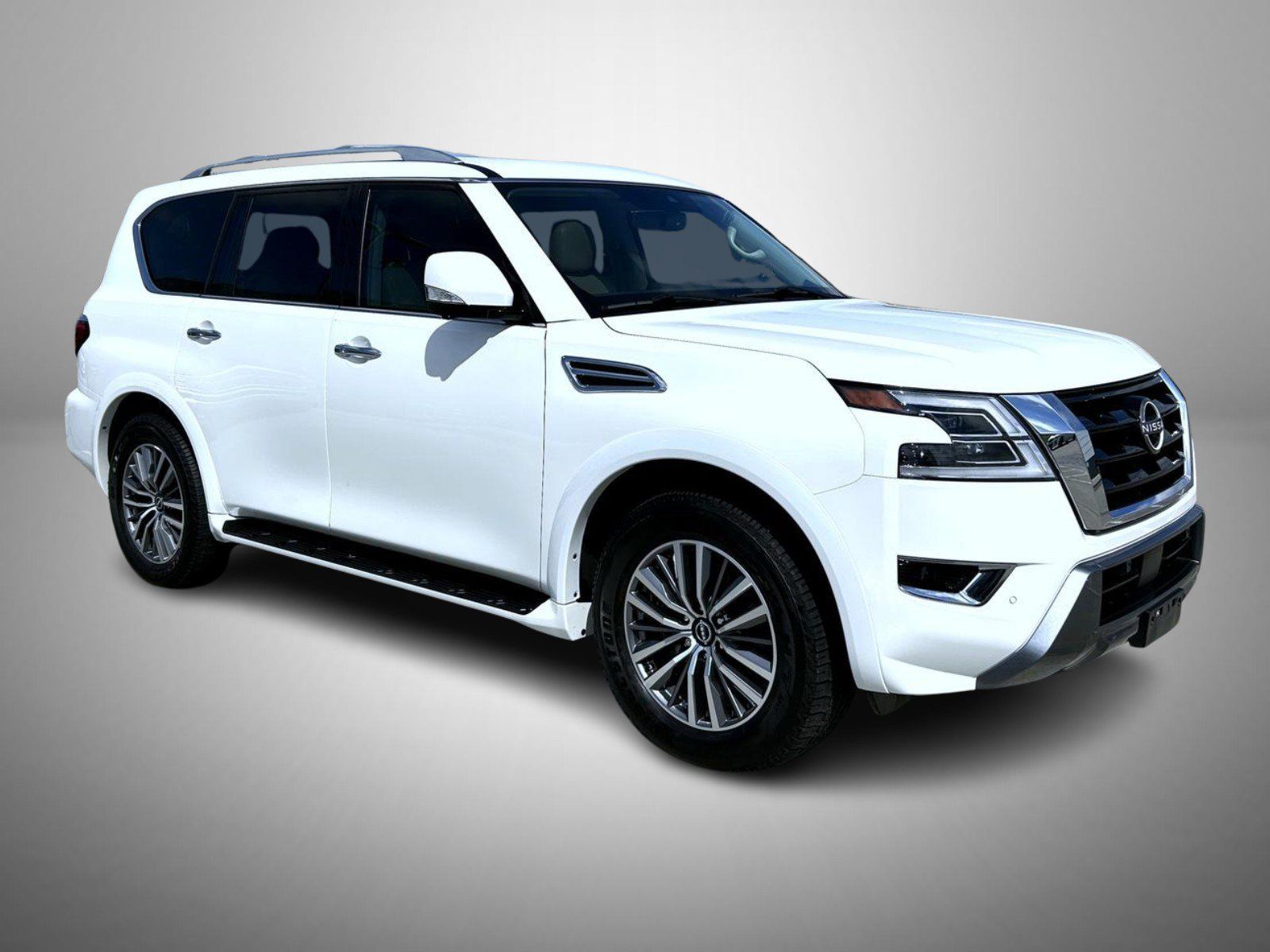 Used 2024 Nissan Armada SL w/ Captain's Chairs Package AWD/4WD image 3