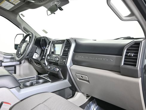Used 2019 Ford F250 XLT w/ XLT Premium Package AWD/4WD image 15