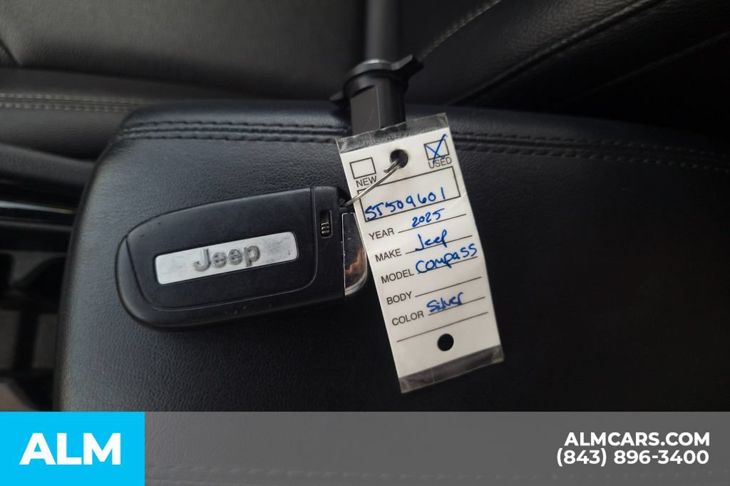 Used 2025 Jeep Compass Limited AWD/4WD image 33