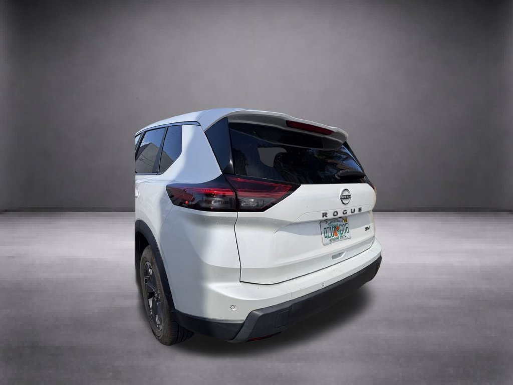 Used 2024 Nissan Rogue SV FWD image 12