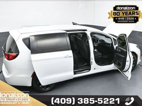 Used 2019 Chrysler Pacifica Touring Plus w/ S Appearance Package image 27