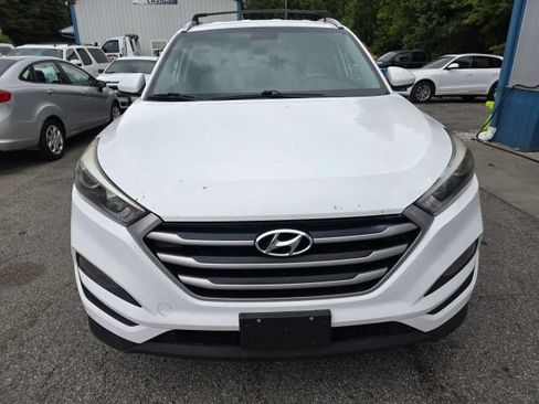 Used 2017 Hyundai Tucson SE w/ SE Popular Package 02 FWD image 2