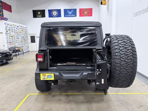 Used 2018 Jeep Wrangler Unlimited Sport AWD/4WD image 22