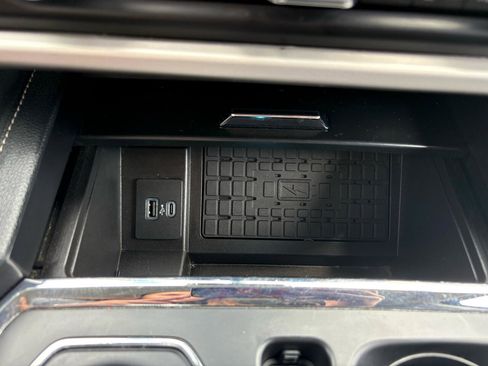 Used 2023 Ford Expedition Max XLT image 19