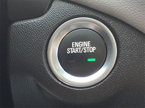 Used 2023 Chevrolet Equinox LS w/ LS Convenience Package image 82