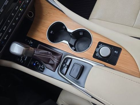 Used 2018 Lexus RX 350L FWD image 25