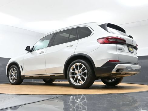 Used 2022 BMW X5 xDrive40i AWD/4WD image 53