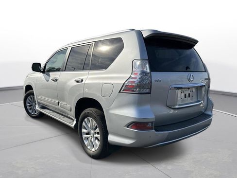 Used 2017 Lexus GX 460 image 8