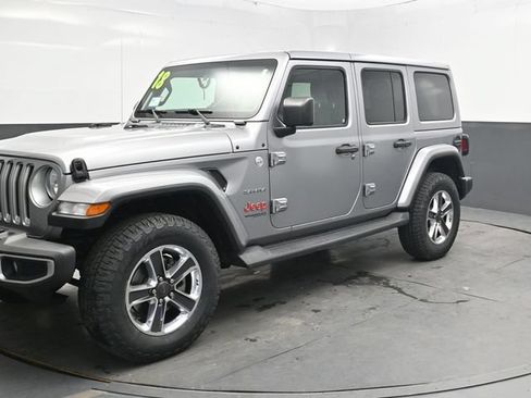 Used 2018 Jeep Wrangler Unlimited Sahara AWD/4WD image 2