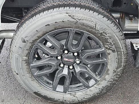 New 2026 GMC Sierra 1500 Elevation image 7