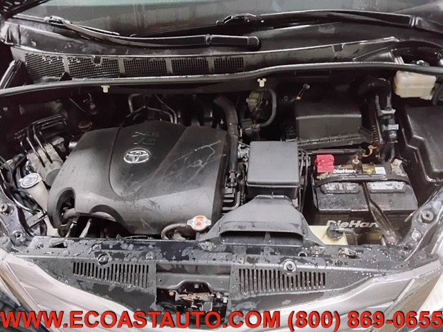 Used 2017 Toyota Sienna XLE w/ XLE Navigation Package AWD/4WD image 9