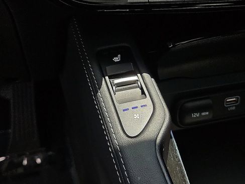 Used 2024 Kia Telluride EX w/ EX Captain's Chair Package AWD/4WD image 23