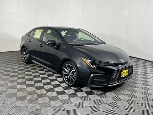 Used 2022 Toyota Corolla SE image 3