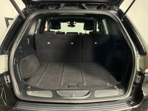 Used 2017 Jeep Grand Cherokee Limited AWD/4WD image 11