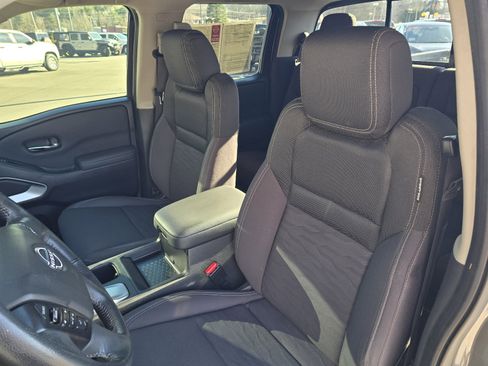 Certified 2022 Nissan Frontier SV w/ Technology Package image 13