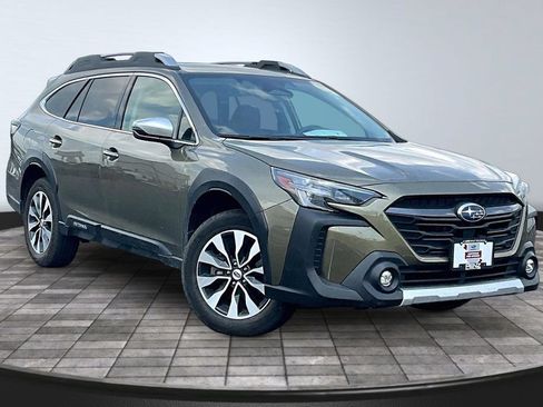 Used 2024 Subaru Outback Touring AWD/4WD image 3