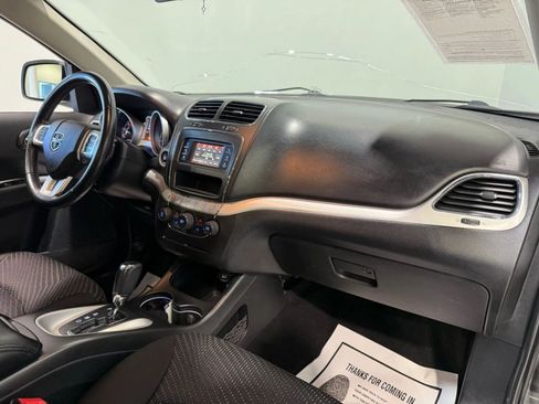 Used 2020 Dodge Journey SE w/ SE Popular Equipment Group image 24