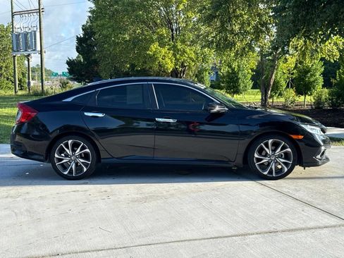 Used 2019 Honda Civic Touring image 8