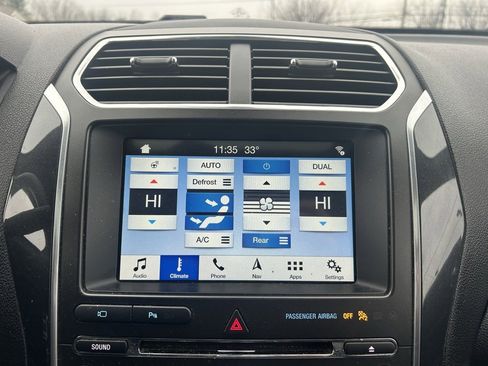 Used 2018 Ford Explorer Limited image 21