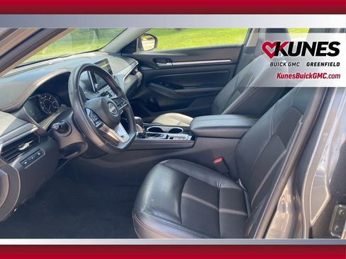 Used 2024 Nissan Altima 2.5 SR image 8