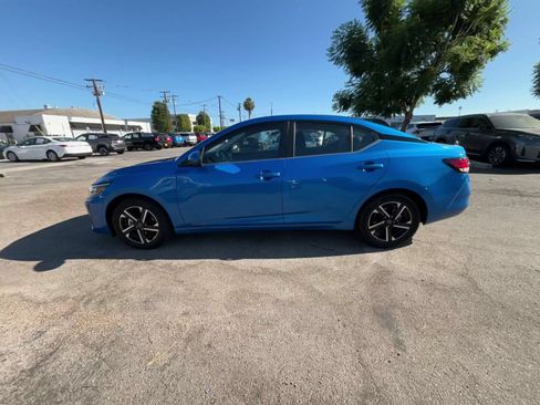 Used 2025 Nissan Sentra SV FWD image 8