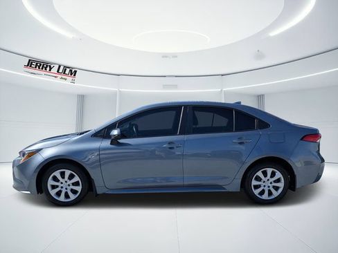 Used 2025 Toyota Corolla LE FWD image 6