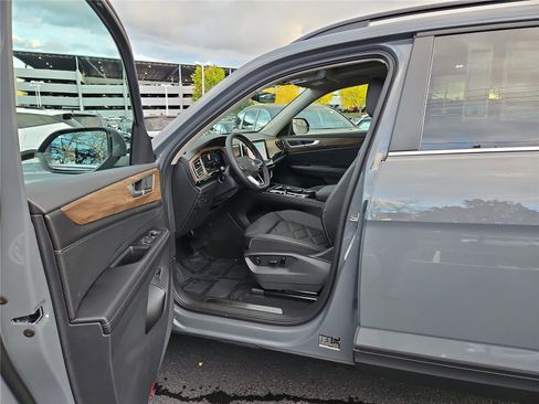 New 2026 Volkswagen Atlas SE image 11