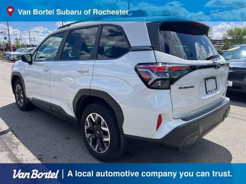 Used 2025 Subaru Forester Premium AWD/4WD image 4