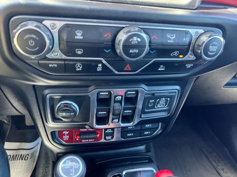 Used 2023 Jeep Wrangler Unlimited Rubicon AWD/4WD image 20