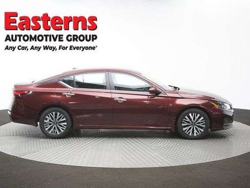 Used 2023 Nissan Altima 2.5 SV FWD image 45