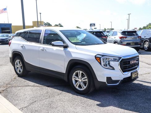 Used 2024 GMC Terrain SLE FWD image 3