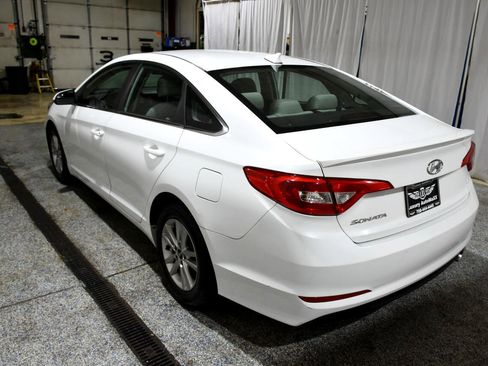 Used 2015 Hyundai Sonata SE image 25