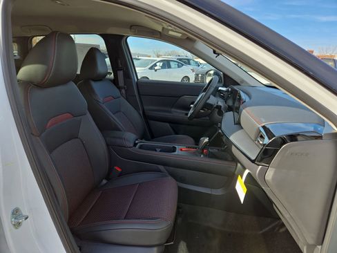 New 2026 Nissan Kicks SR AWD/4WD image 15