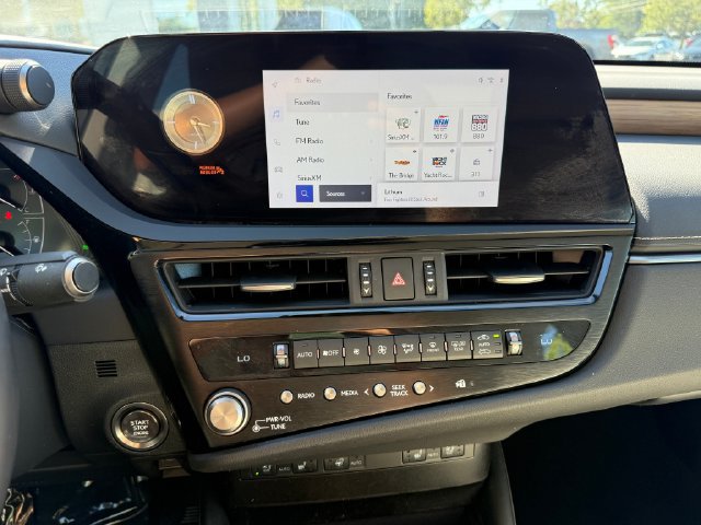Certified 2024 Lexus ES 350 w/ Premium Package FWD image 18