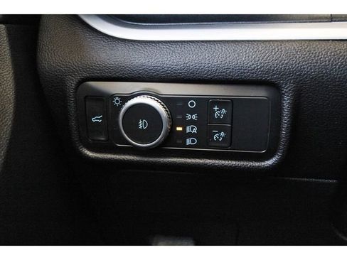 Used 2022 Ford Explorer XLT w/ Equipment Group 202A AWD/4WD image 20