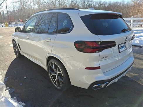 New 2026 BMW X5 xDrive50e w/ M Sport Package image 4
