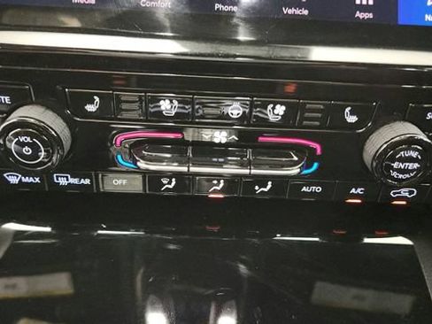 Used 2025 Jeep Grand Cherokee Limited w/ Luxury Tech Group II AWD/4WD image 20